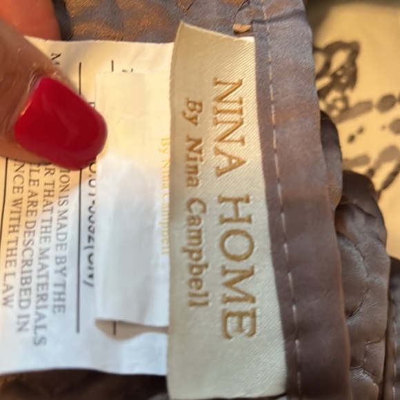 Coverlet - Picture 2 of 3